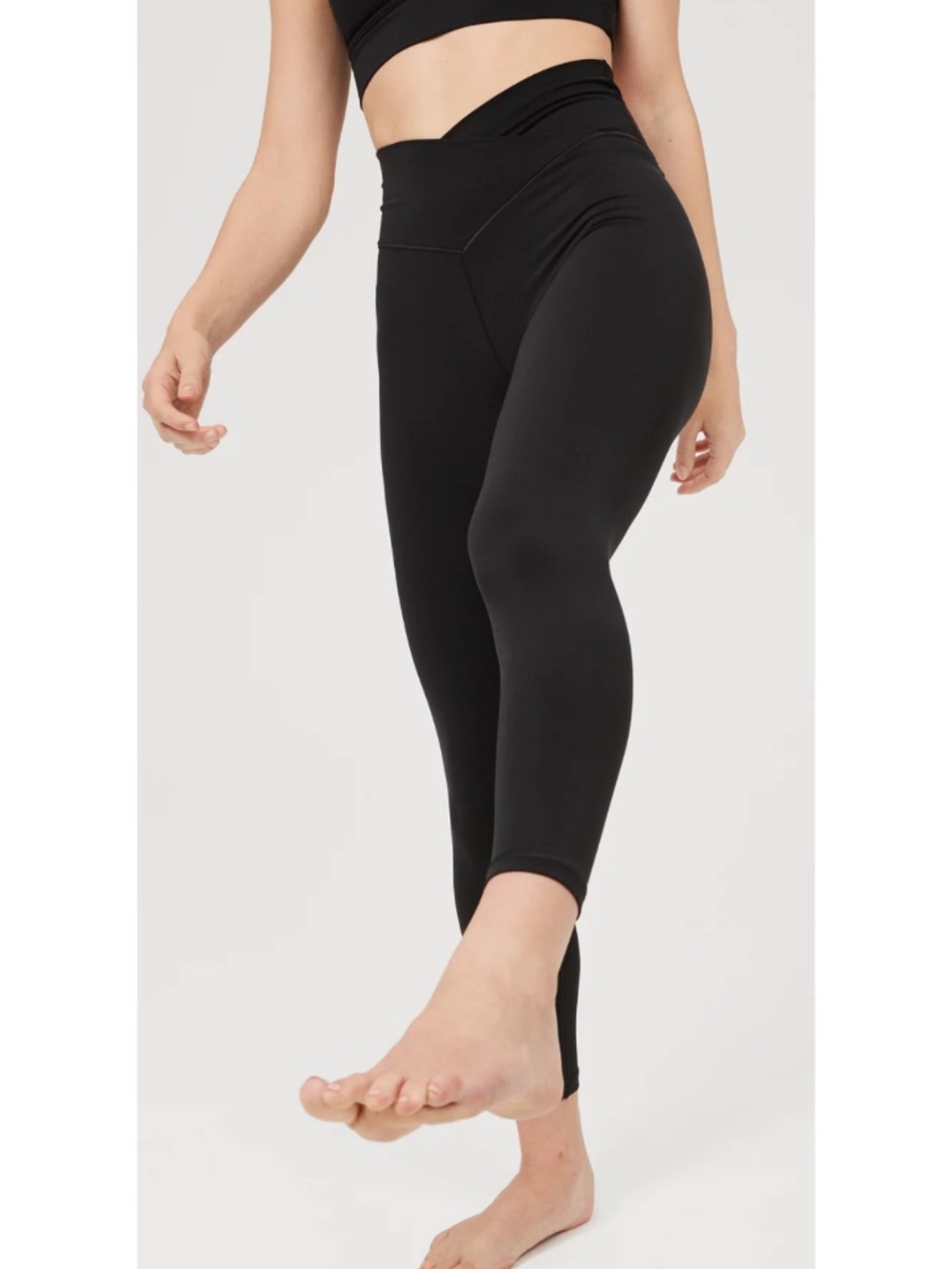 AERIE offline High Waisted Crossover Leggings Black Excellent Condition S